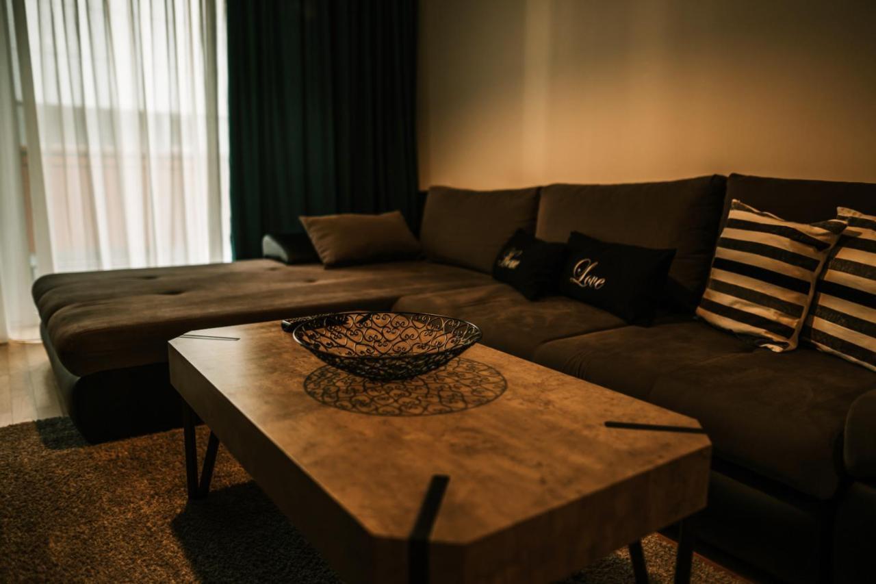Downtown Premium Apartments Braşov Buitenkant foto