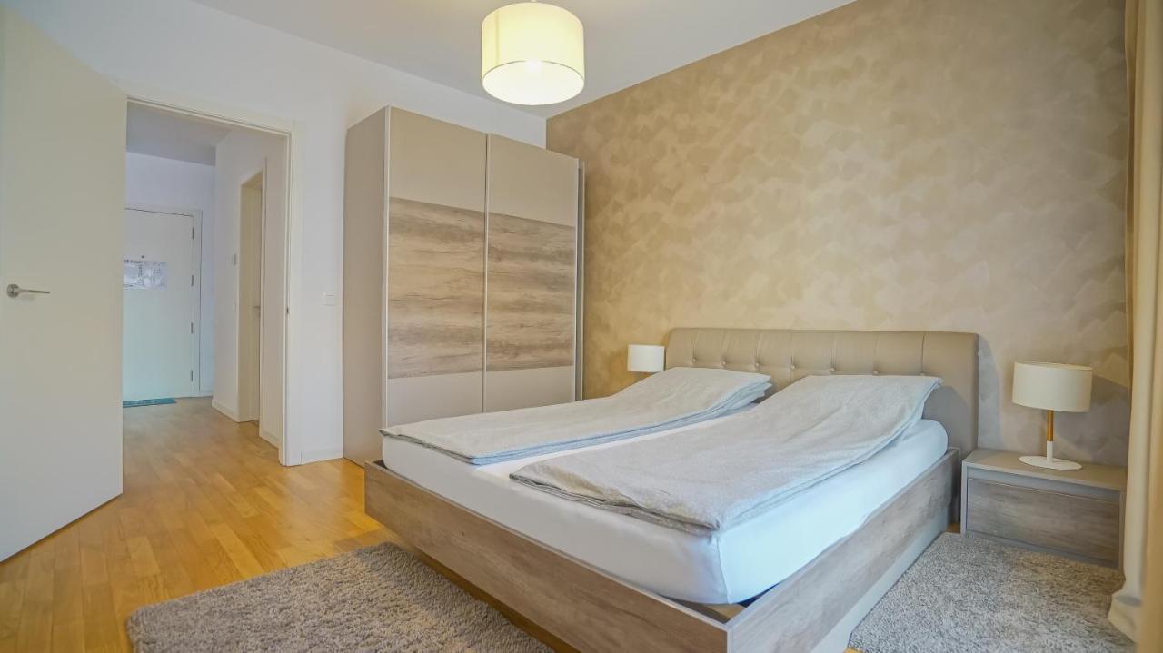 Downtown Premium Apartments Braşov Buitenkant foto