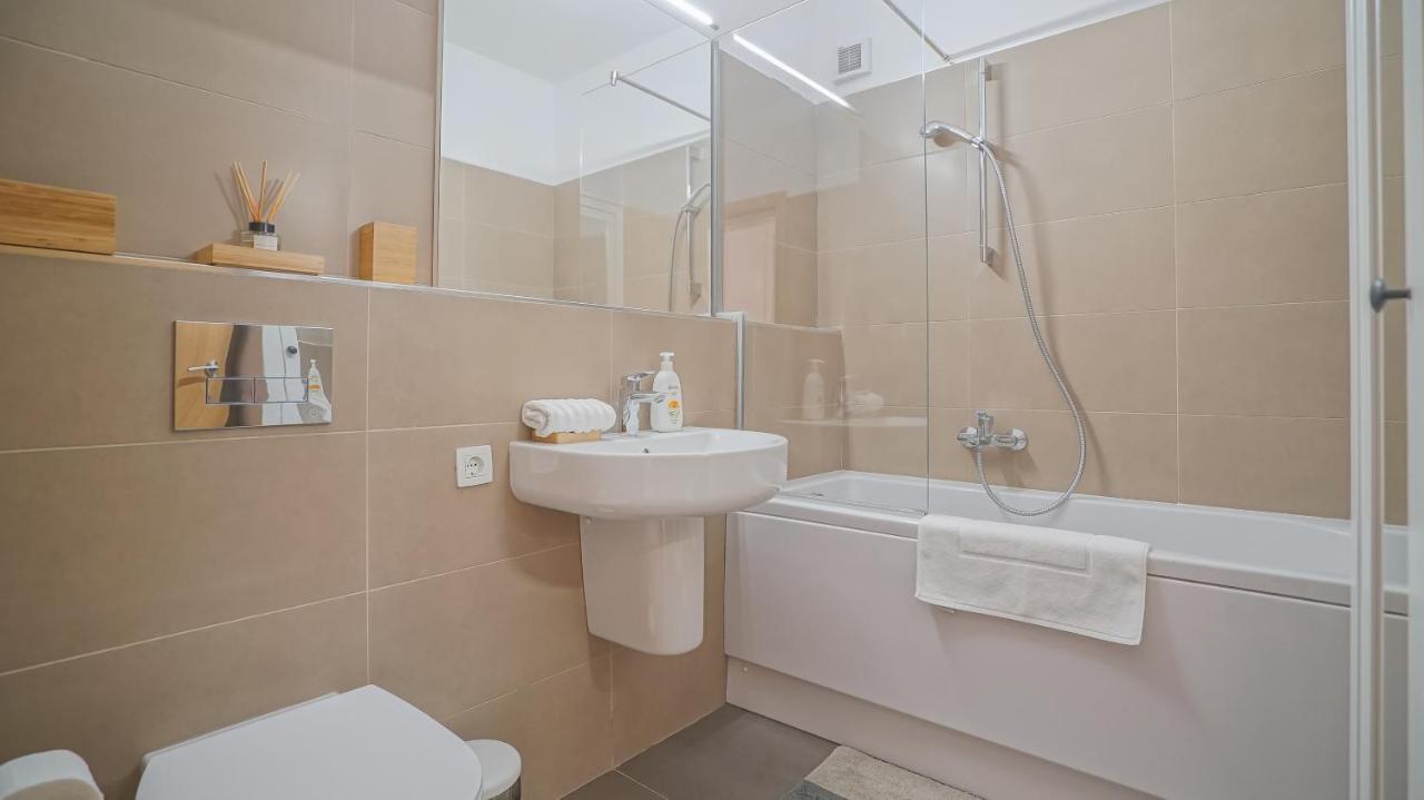 Downtown Premium Apartments Braşov Buitenkant foto
