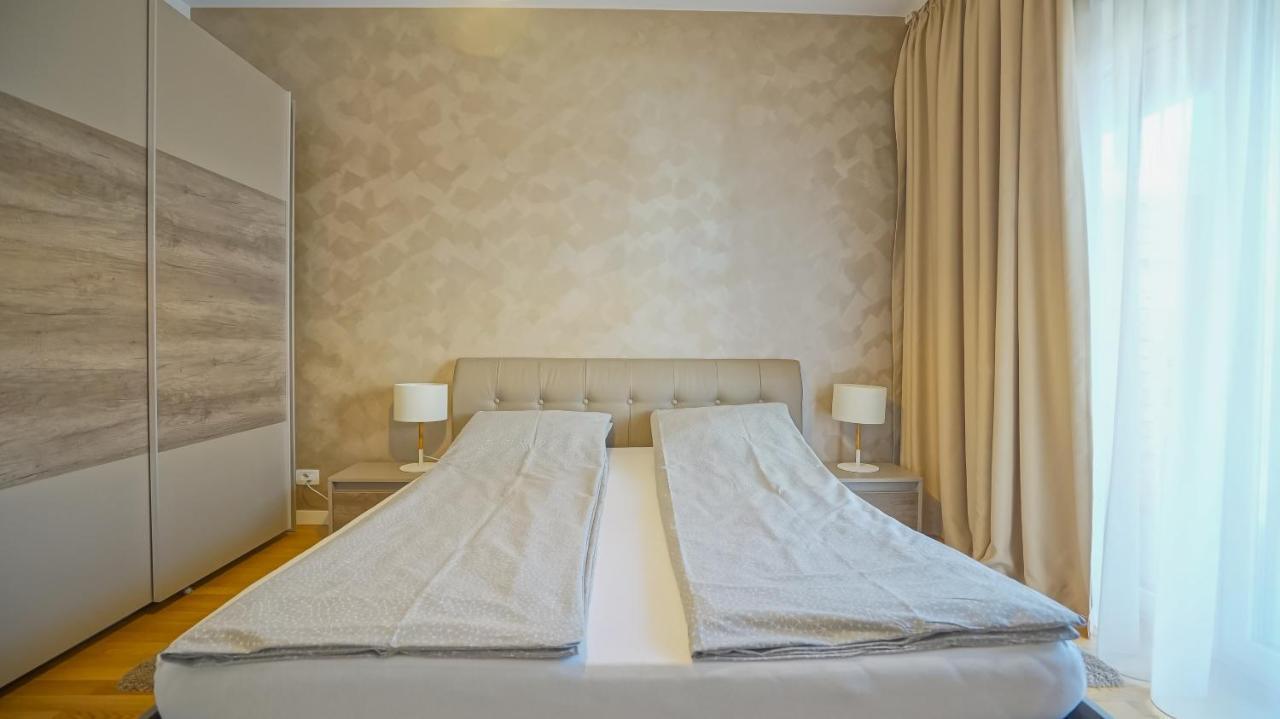 Downtown Premium Apartments Braşov Buitenkant foto